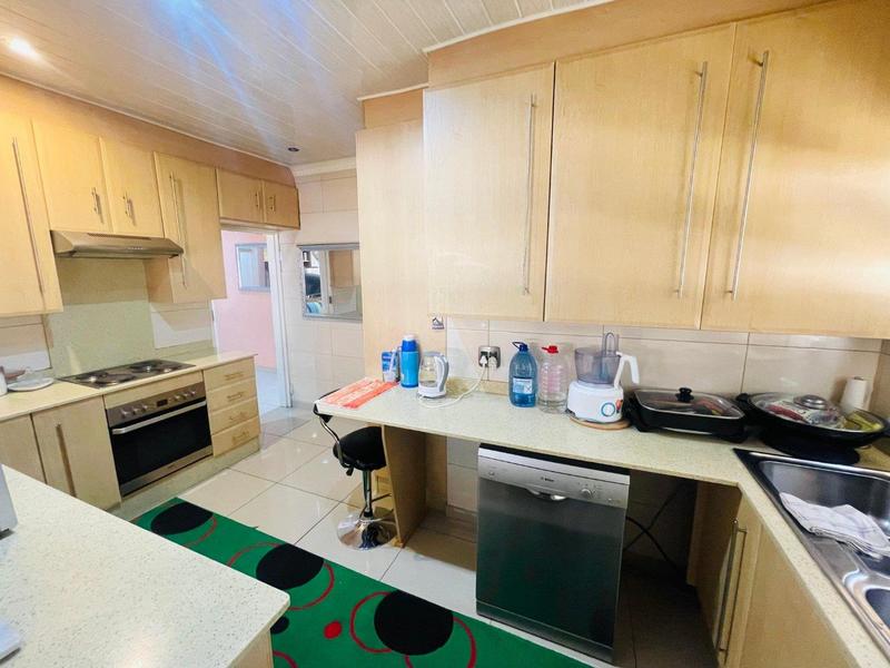 5 Bedroom Property for Sale in Lenasia South Gauteng