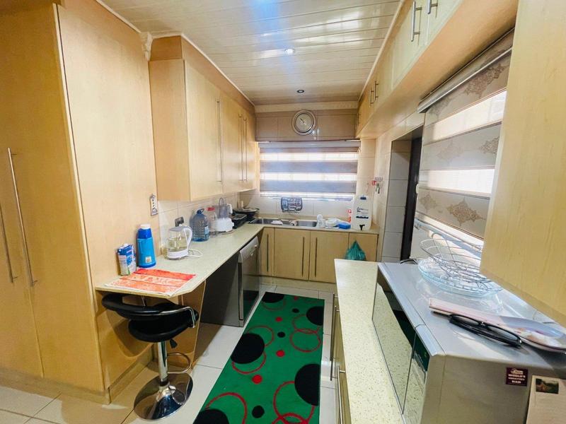 5 Bedroom Property for Sale in Lenasia South Gauteng