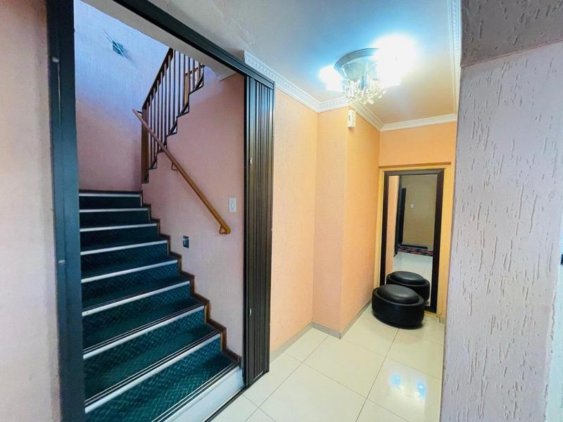 5 Bedroom Property for Sale in Lenasia South Gauteng