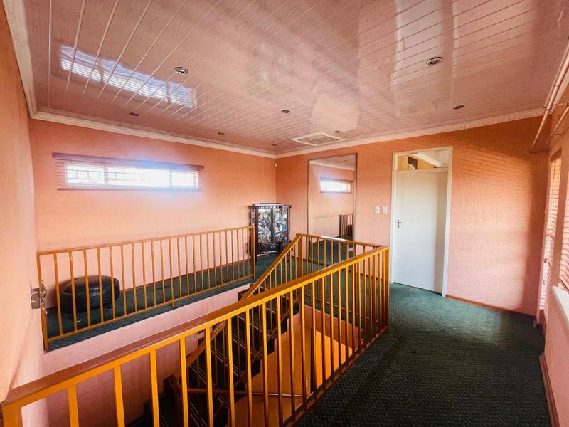 5 Bedroom Property for Sale in Lenasia South Gauteng