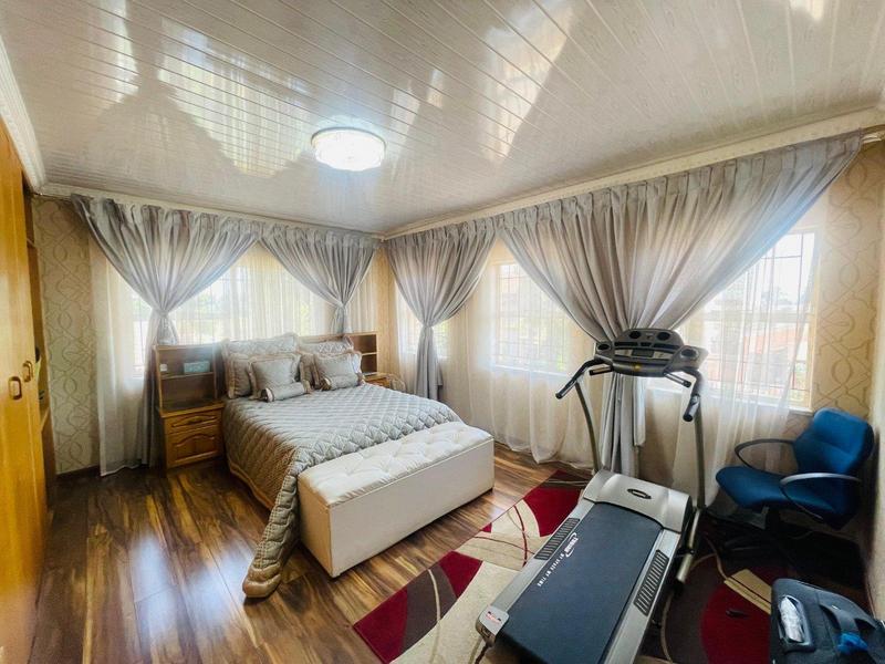 5 Bedroom Property for Sale in Lenasia South Gauteng