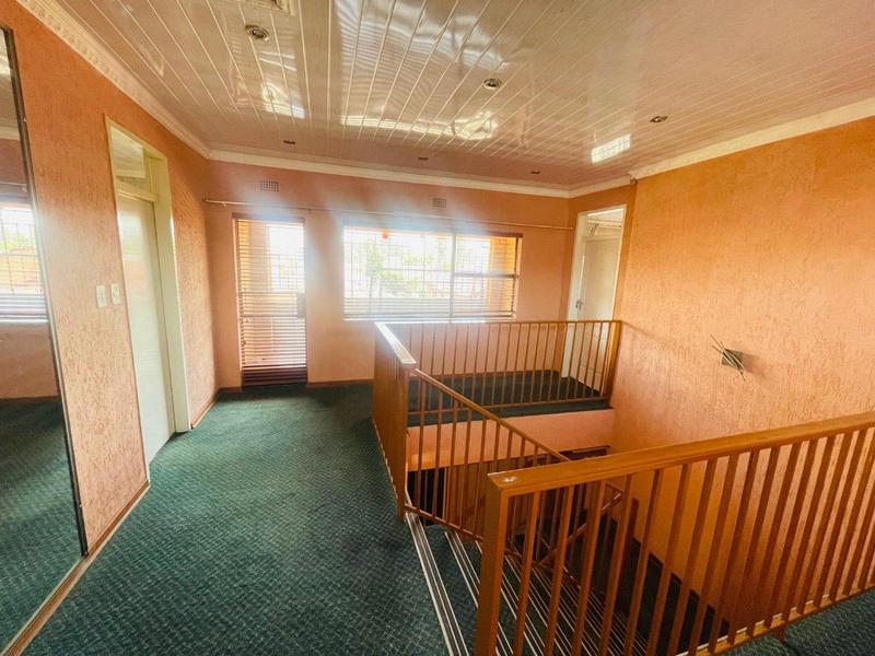 5 Bedroom Property for Sale in Lenasia South Gauteng