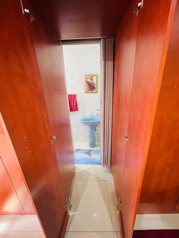 5 Bedroom Property for Sale in Lenasia South Gauteng
