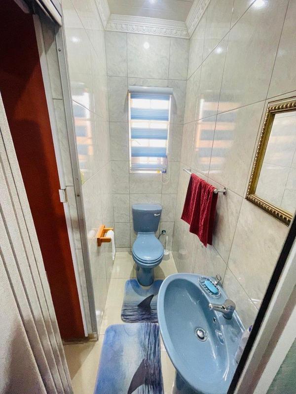 5 Bedroom Property for Sale in Lenasia South Gauteng