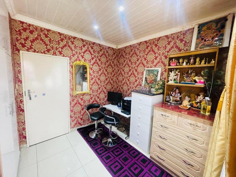 5 Bedroom Property for Sale in Lenasia South Gauteng