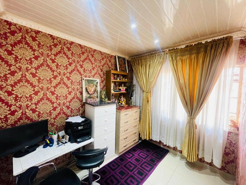 5 Bedroom Property for Sale in Lenasia South Gauteng