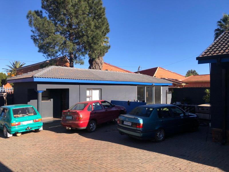 4 Bedroom Property for Sale in Lenasia South Gauteng