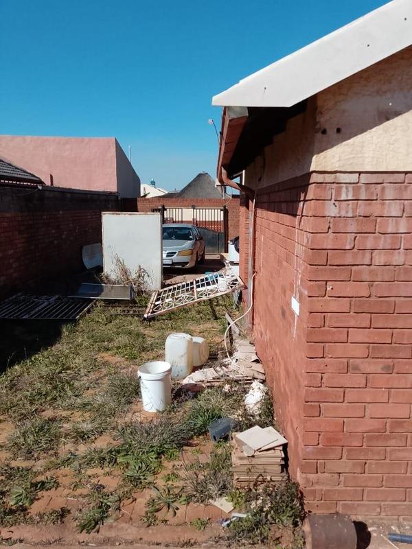3 Bedroom Property for Sale in Lenasia South Gauteng