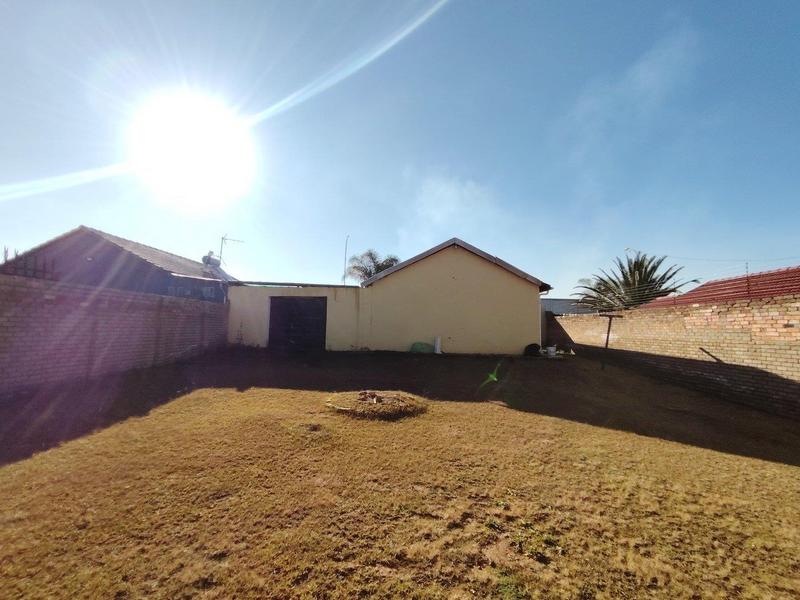 3 Bedroom Property for Sale in Lenasia South Gauteng