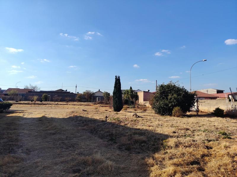 8 Bedroom Property for Sale in Lenasia South Gauteng