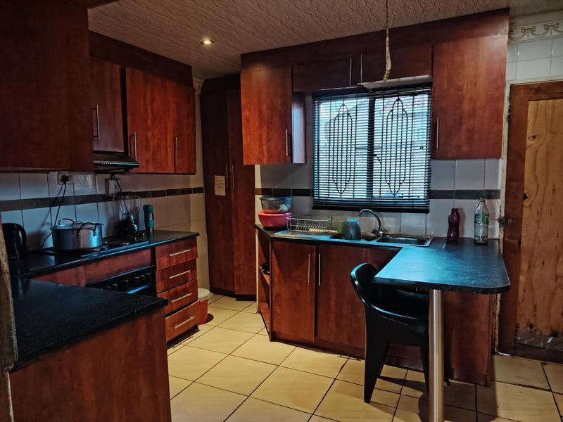 4 Bedroom Property for Sale in Lenasia South Gauteng