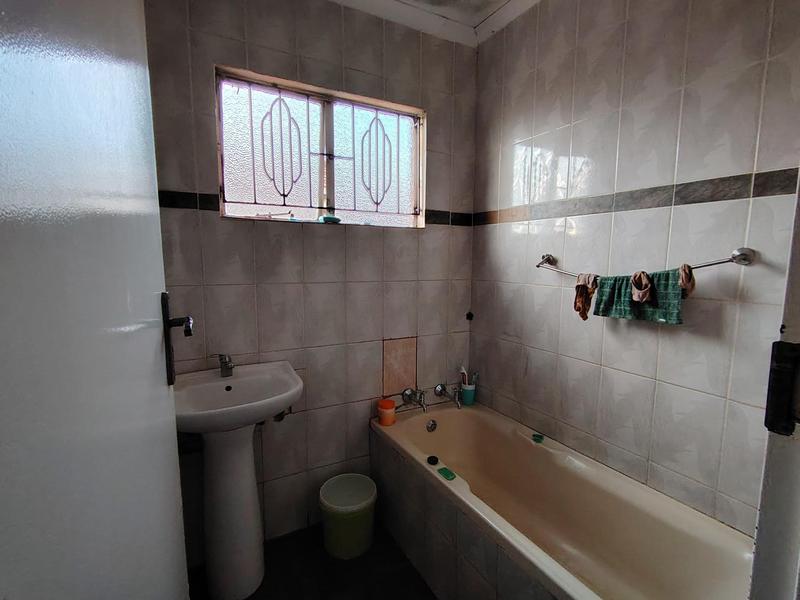 4 Bedroom Property for Sale in Lenasia South Gauteng