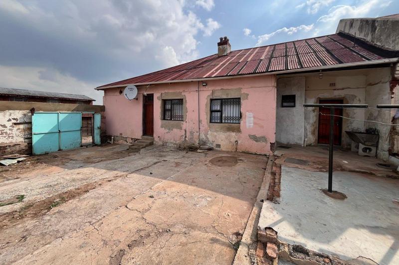 9 Bedroom Property for Sale in Malvern Gauteng
