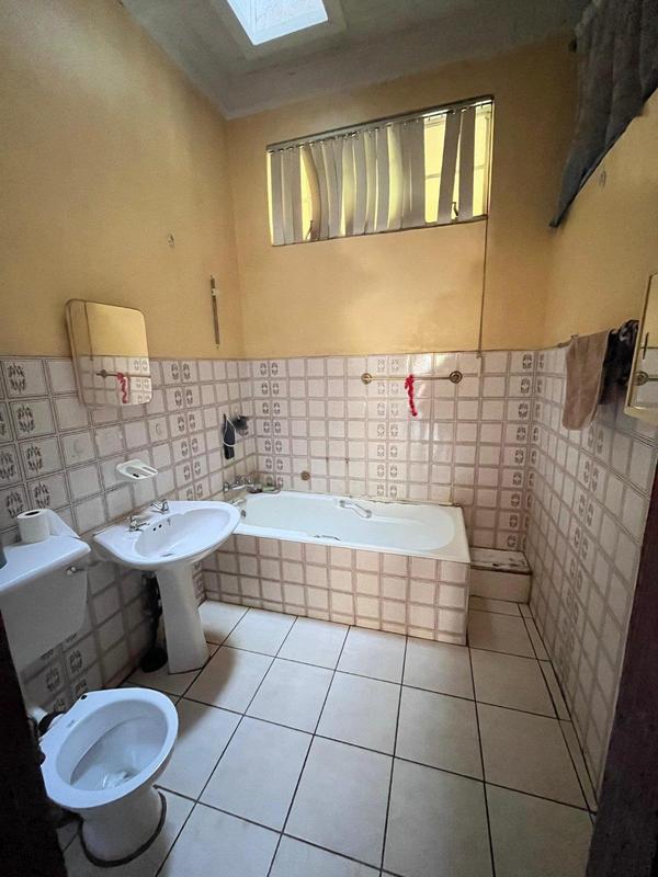 6 Bedroom Property for Sale in Malvern Gauteng