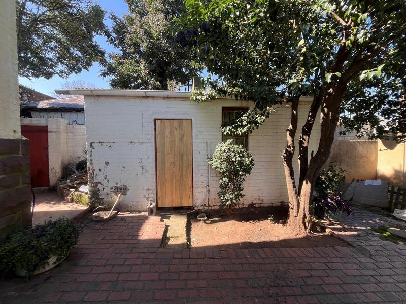 6 Bedroom Property for Sale in Malvern Gauteng