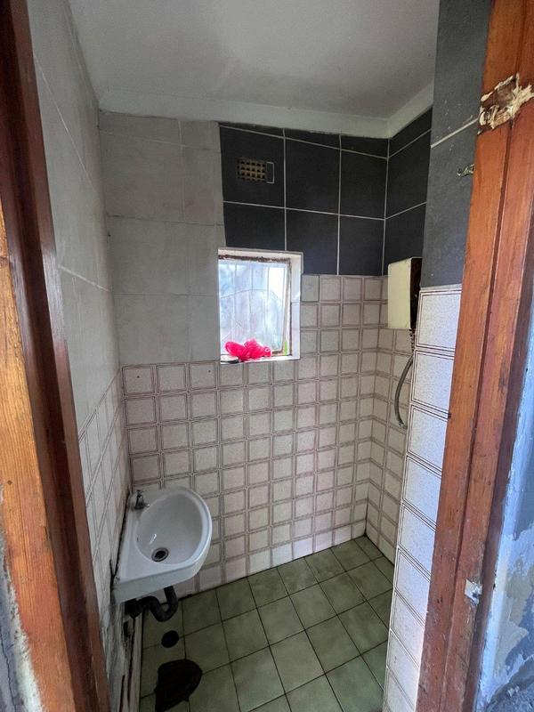 6 Bedroom Property for Sale in Malvern Gauteng