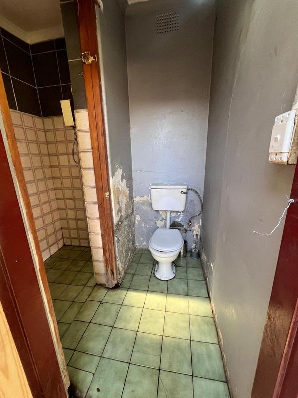 6 Bedroom Property for Sale in Malvern Gauteng