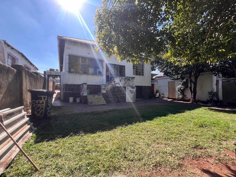 6 Bedroom Property for Sale in Malvern Gauteng