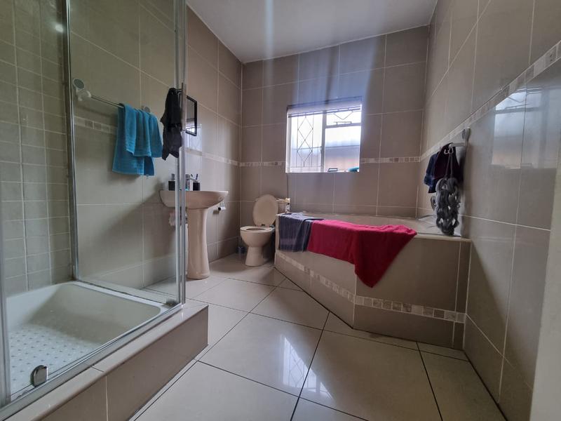 4 Bedroom Property for Sale in Newlands Gauteng