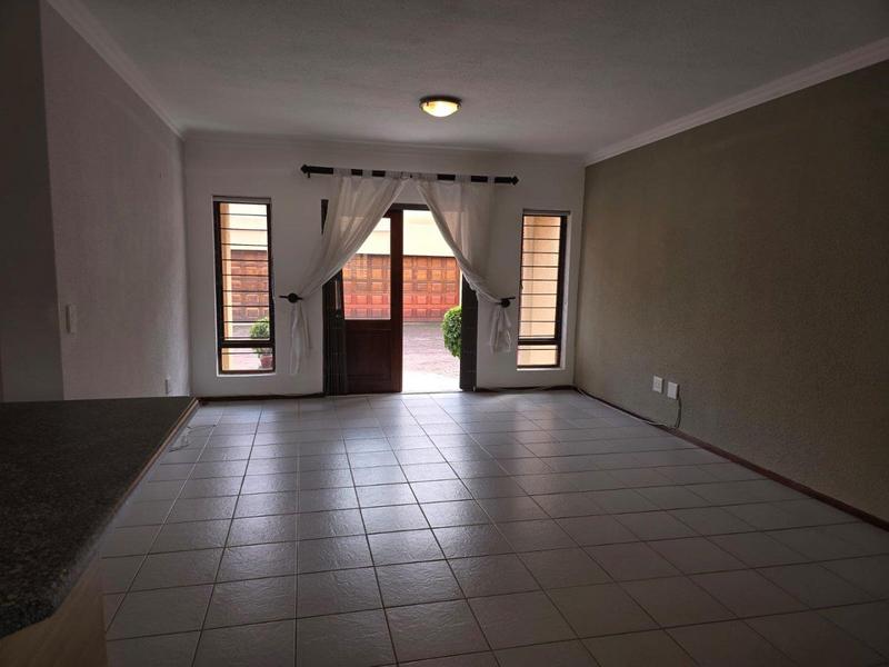 2 Bedroom Property for Sale in Oakdene Gauteng