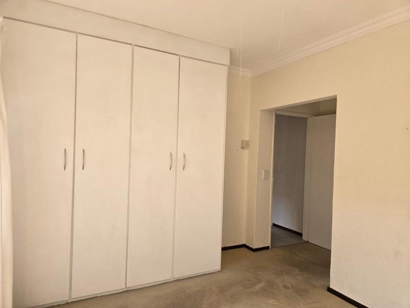 2 Bedroom Property for Sale in Oakdene Gauteng