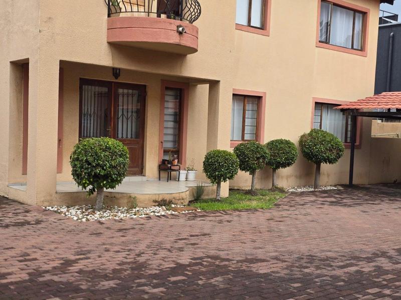 2 Bedroom Property for Sale in Oakdene Gauteng