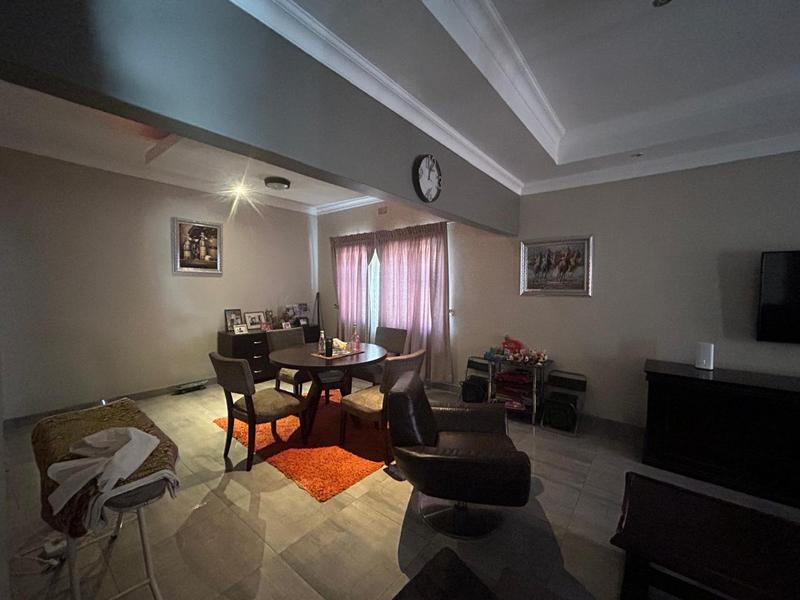 6 Bedroom Property for Sale in Orange Grove Gauteng