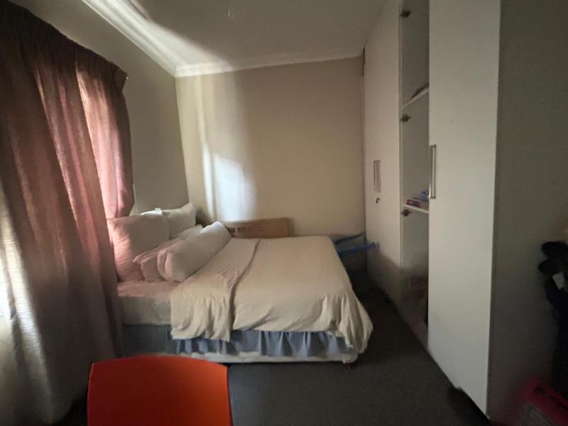 6 Bedroom Property for Sale in Orange Grove Gauteng