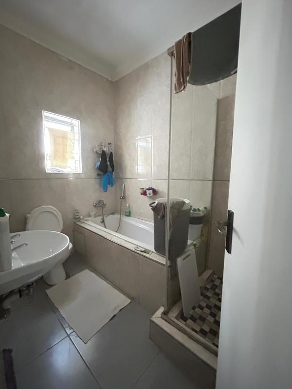 6 Bedroom Property for Sale in Orange Grove Gauteng