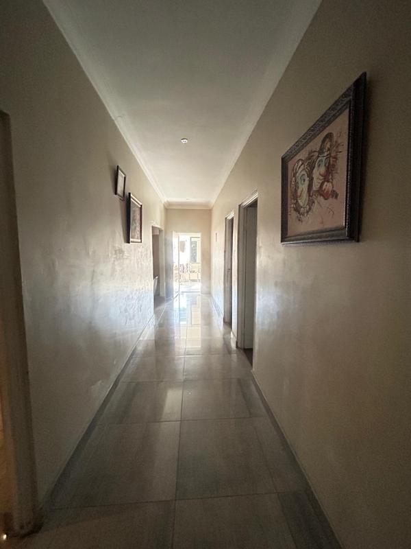 6 Bedroom Property for Sale in Orange Grove Gauteng