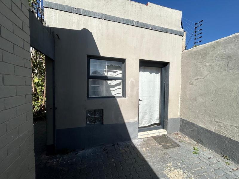 6 Bedroom Property for Sale in Orange Grove Gauteng