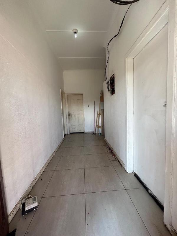 6 Bedroom Property for Sale in Regents Park Gauteng