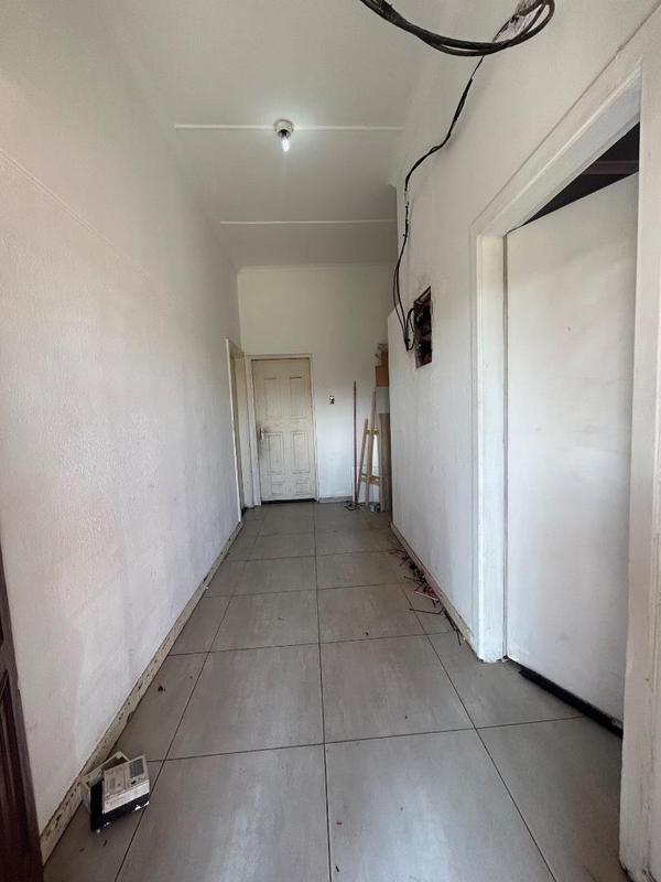 6 Bedroom Property for Sale in Regents Park Gauteng