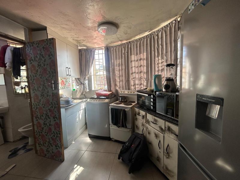6 Bedroom Property for Sale in Regents Park Gauteng