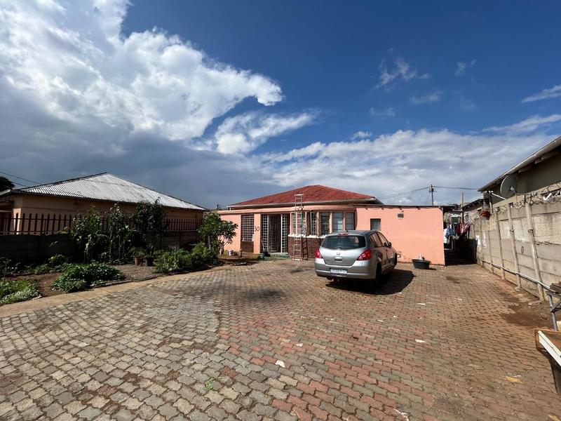 6 Bedroom Property for Sale in Regents Park Gauteng