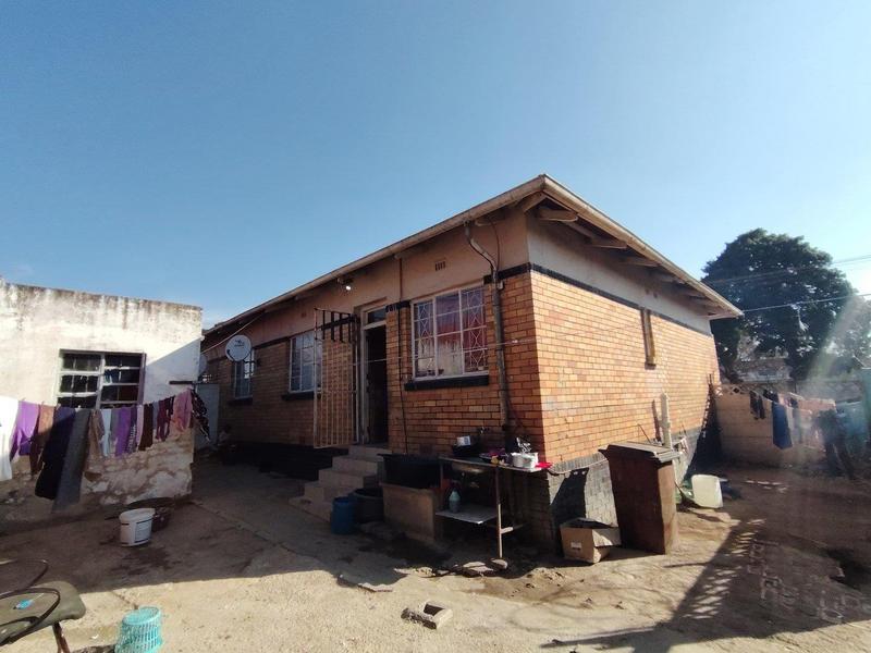 6 Bedroom Property for Sale in Regents Park Gauteng