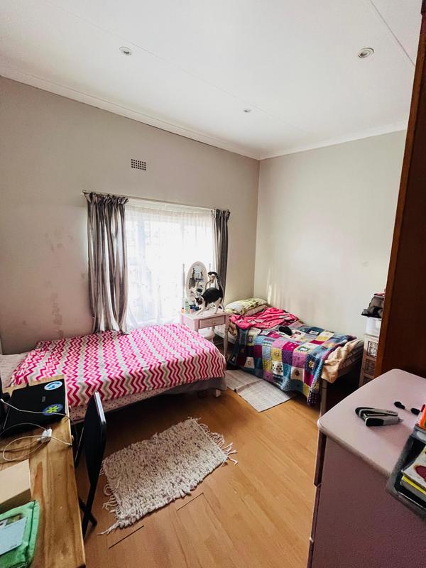 4 Bedroom Property for Sale in Regents Park Gauteng