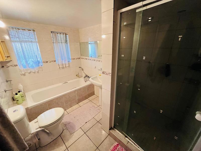 4 Bedroom Property for Sale in Regents Park Gauteng