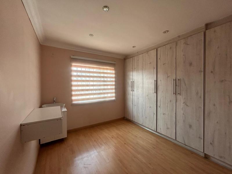 3 Bedroom Property for Sale in Roseacre Gauteng