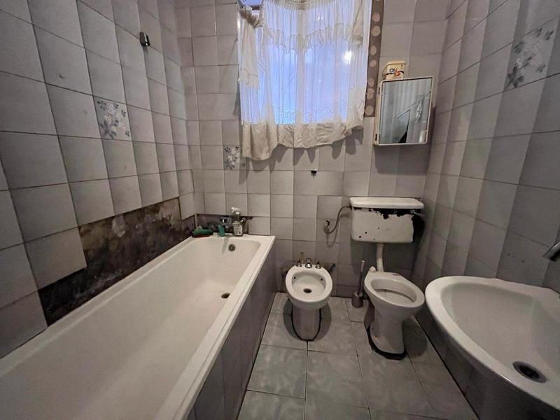 8 Bedroom Property for Sale in Rosettenville Gauteng