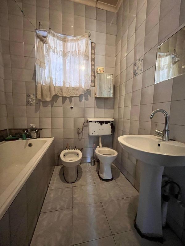 8 Bedroom Property for Sale in Rosettenville Gauteng