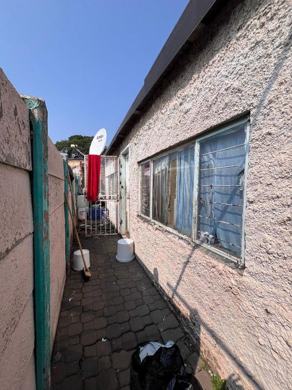 8 Bedroom Property for Sale in Rosettenville Gauteng