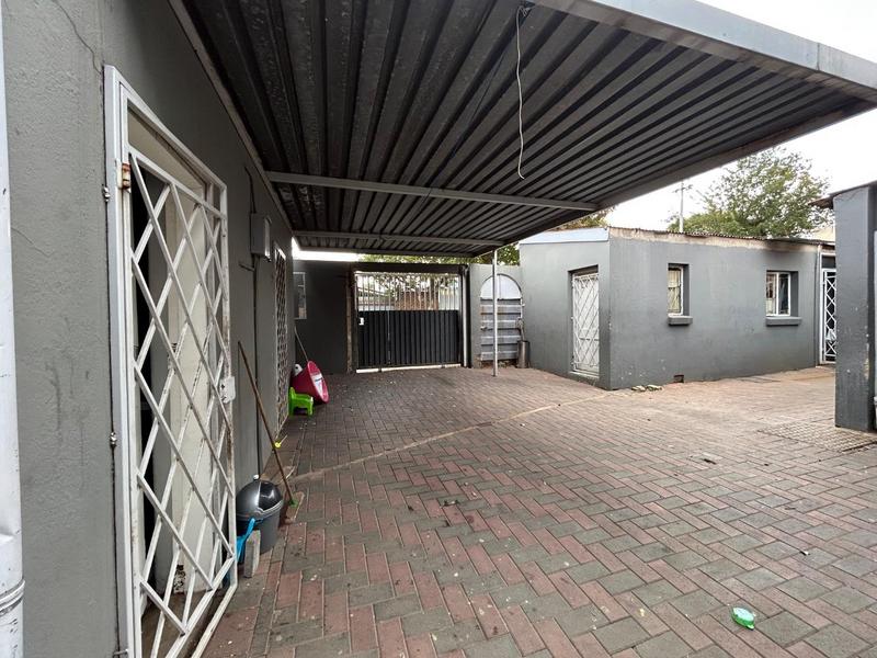 10 Bedroom Property for Sale in Rosettenville Gauteng