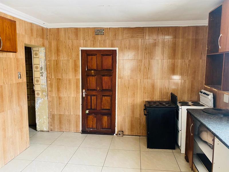 8 Bedroom Property for Sale in Rosettenville Gauteng