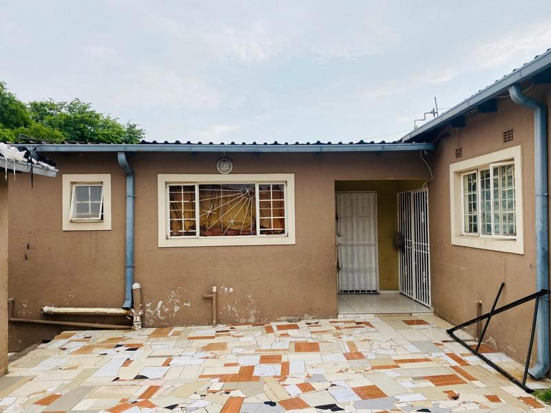 8 Bedroom Property for Sale in Rosettenville Gauteng