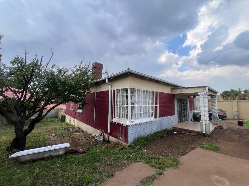 6 Bedroom Property for Sale in The Hill Gauteng