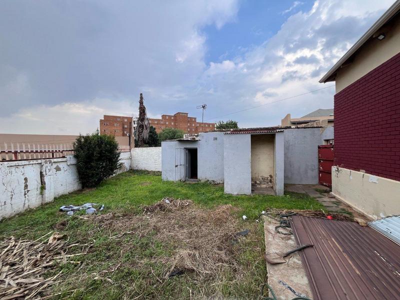 6 Bedroom Property for Sale in The Hill Gauteng
