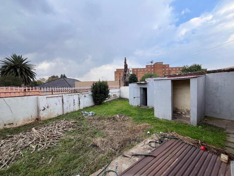 6 Bedroom Property for Sale in The Hill Gauteng