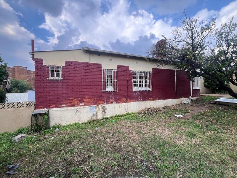 6 Bedroom Property for Sale in The Hill Gauteng