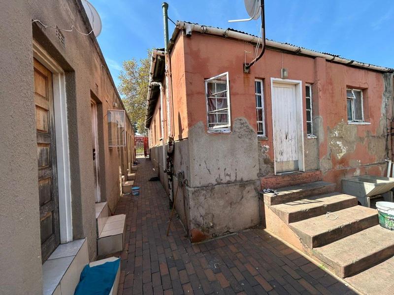 15 Bedroom Property for Sale in Turf Club Gauteng